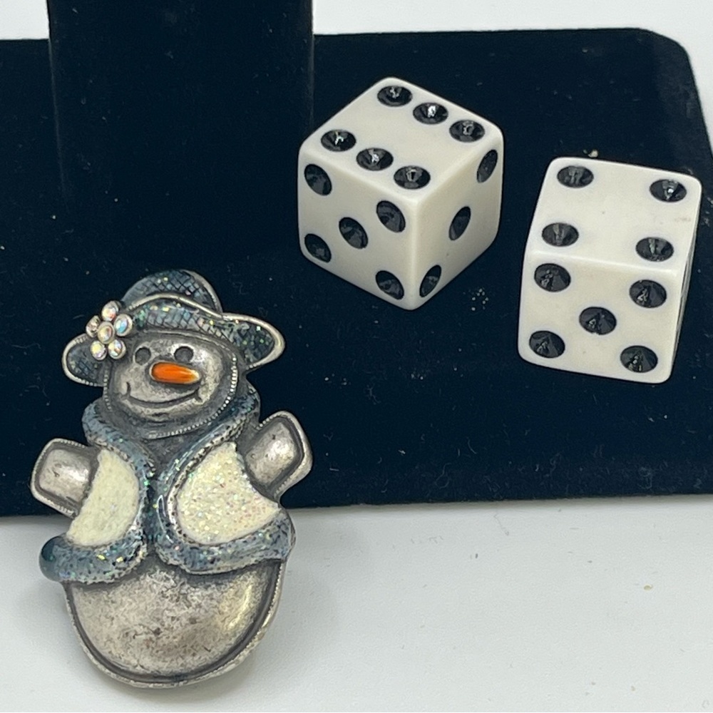 Vintage Snowman Glitter Holiday Brooch,Hat Accent, Winter Christmas Pin. - Picture 3 of 4
